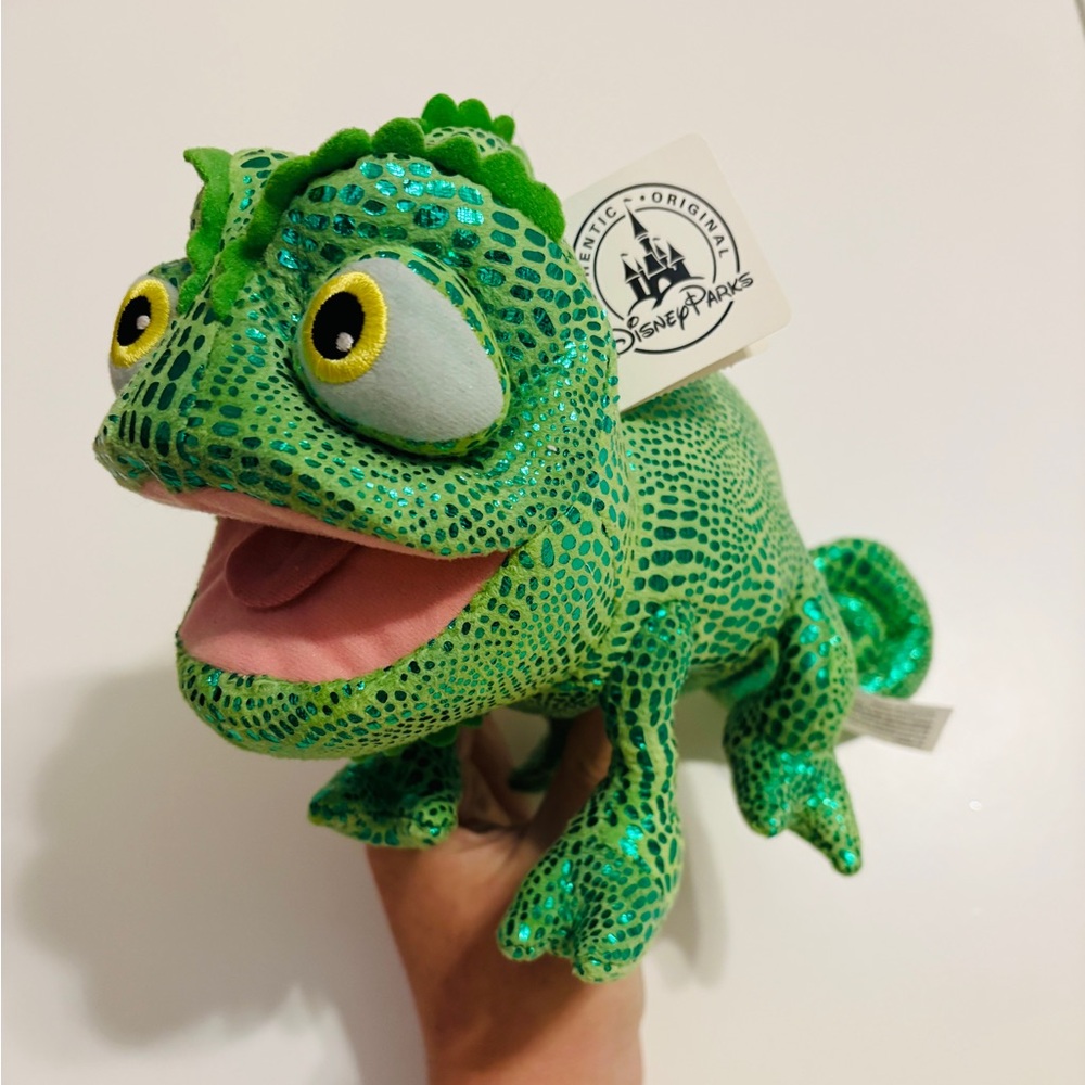 Disney Parks Original Sparkle Pascal Chameleon Plush, Tangled Rapunzel Pet NWT